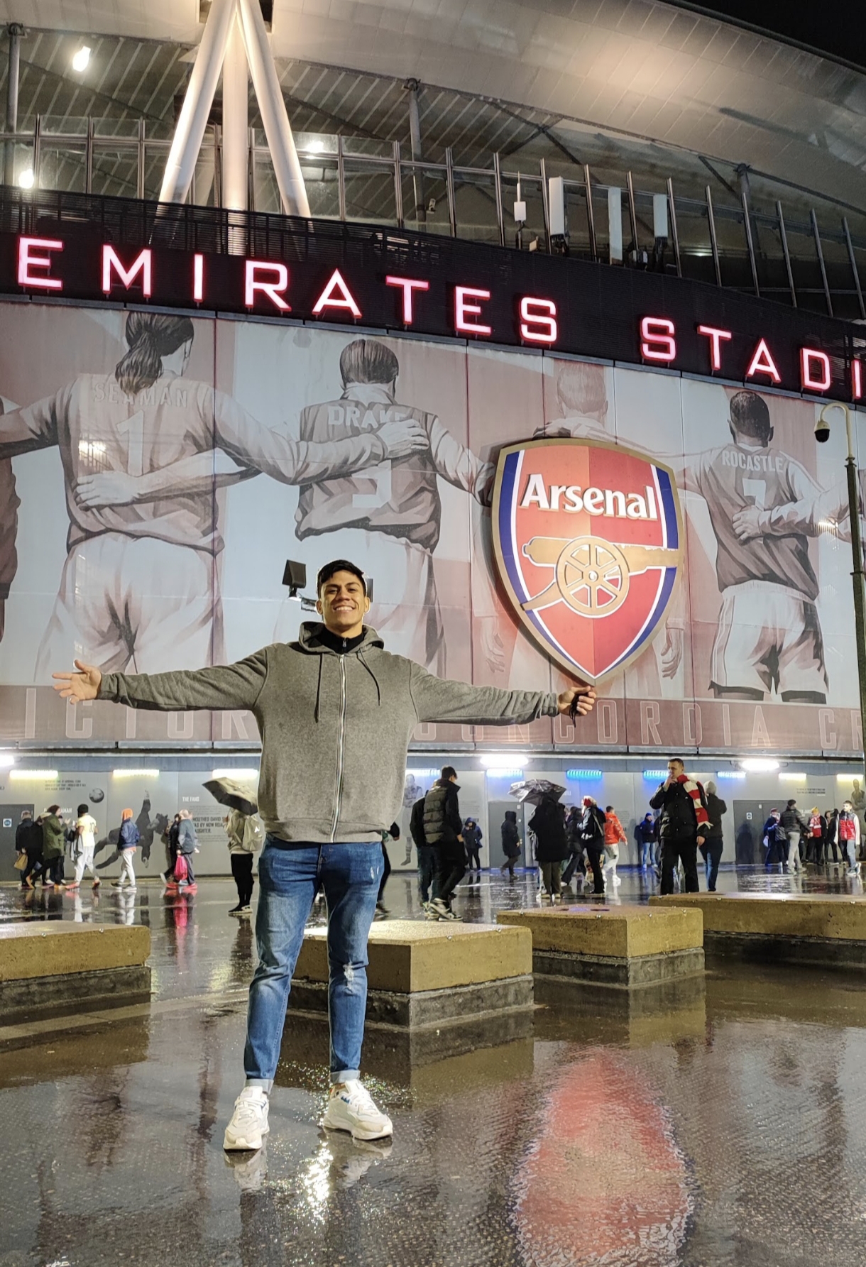 Andrés, fundador de TuriSport, en el Emirates Stadium del Arsenal