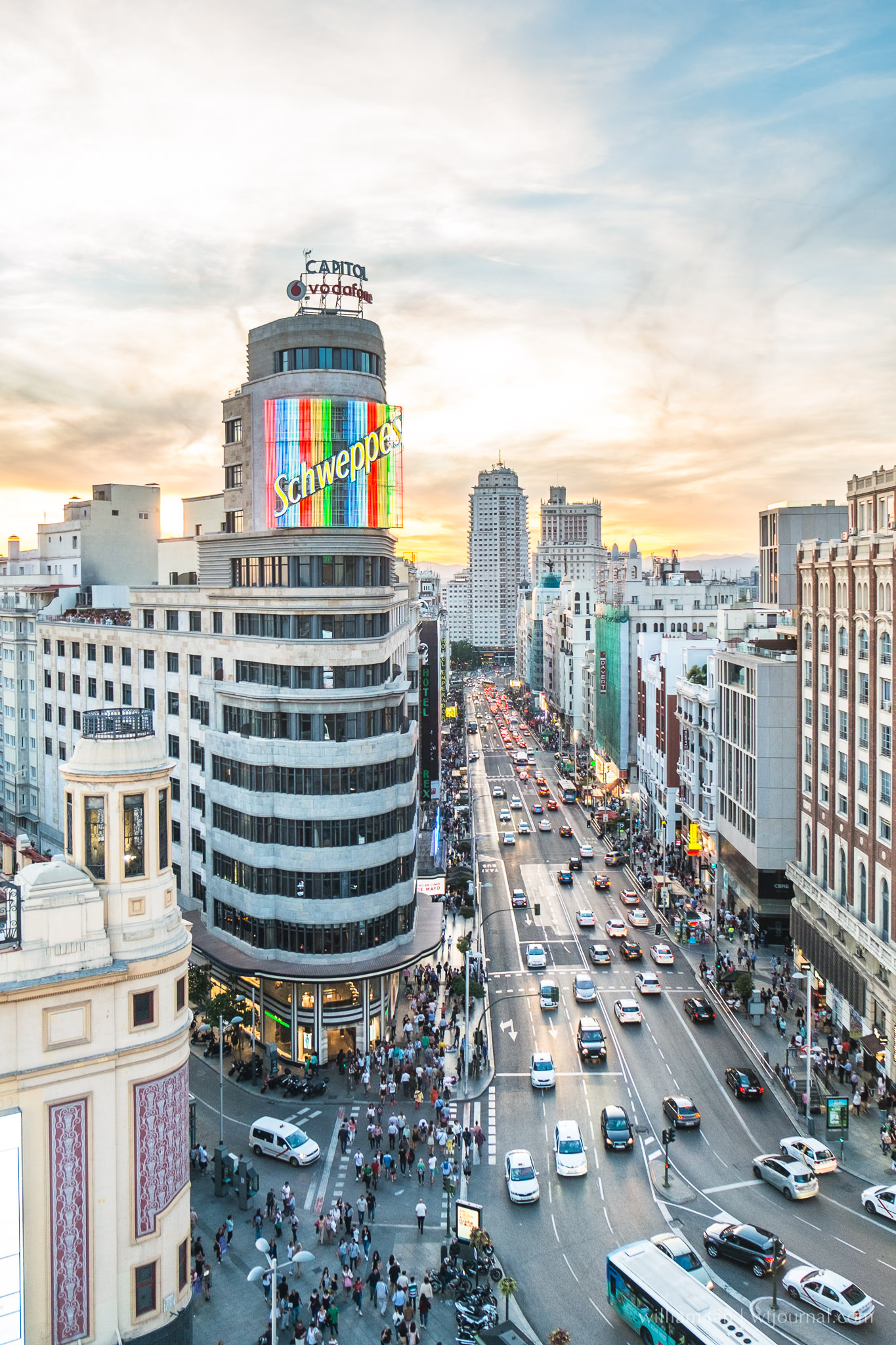 Gran Vía de Madrid iluminada